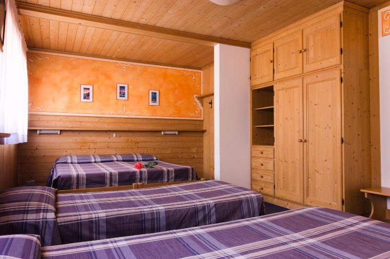 אלגה Hotel Centrale מראה חיצוני תמונה