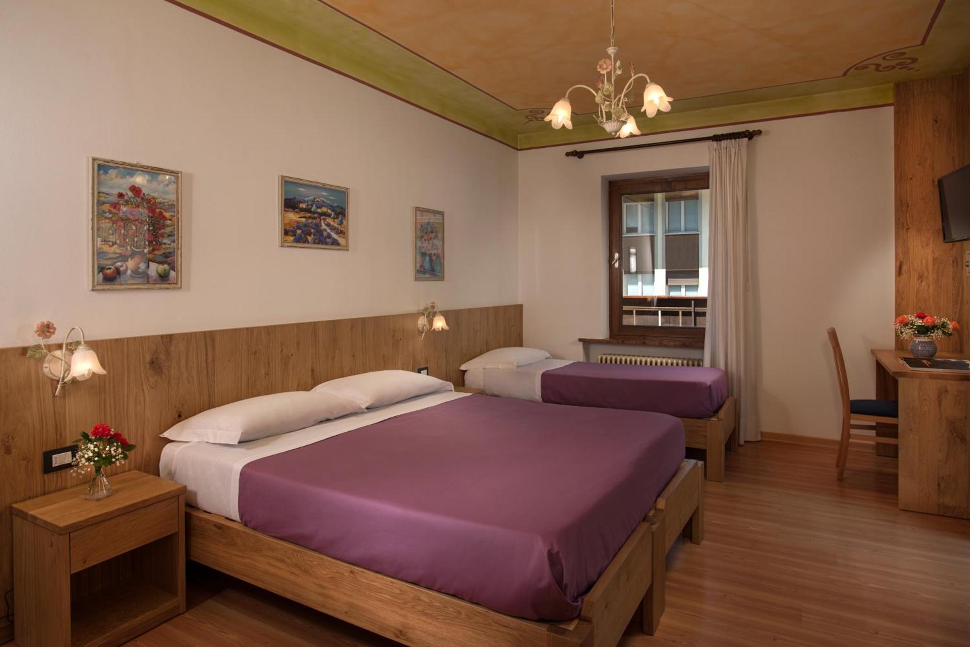 אלגה Hotel Centrale מראה חיצוני תמונה