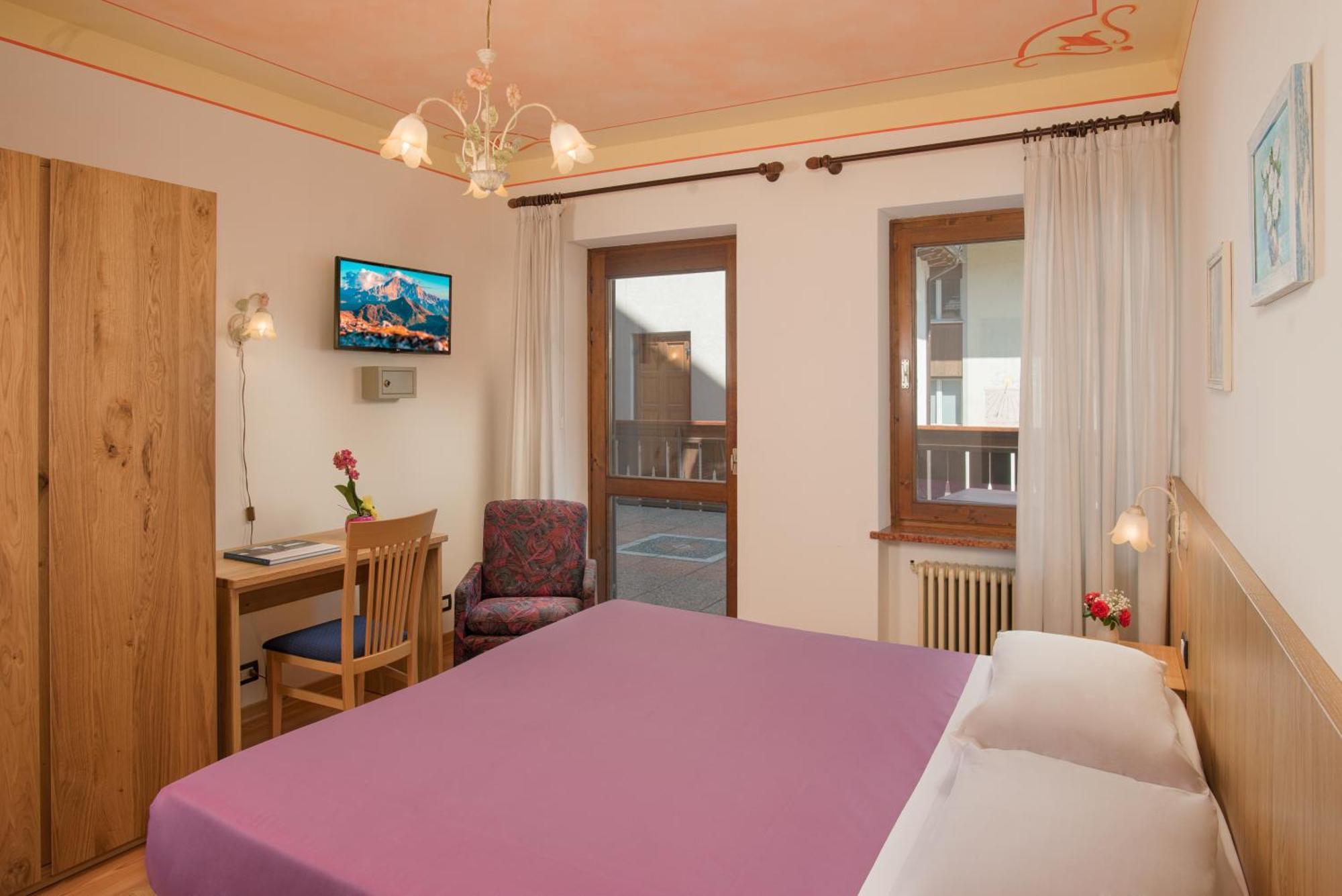אלגה Hotel Centrale מראה חיצוני תמונה